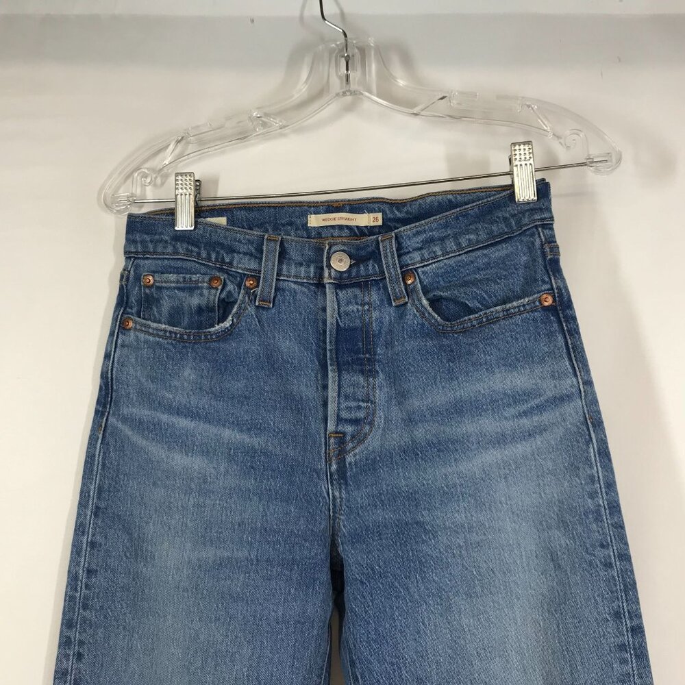 LEVI'S - WOMEN'S 26 - BLUE DENIM WEDGIE STRAIGHT JEANS CAPRI - Picture 2 of 9